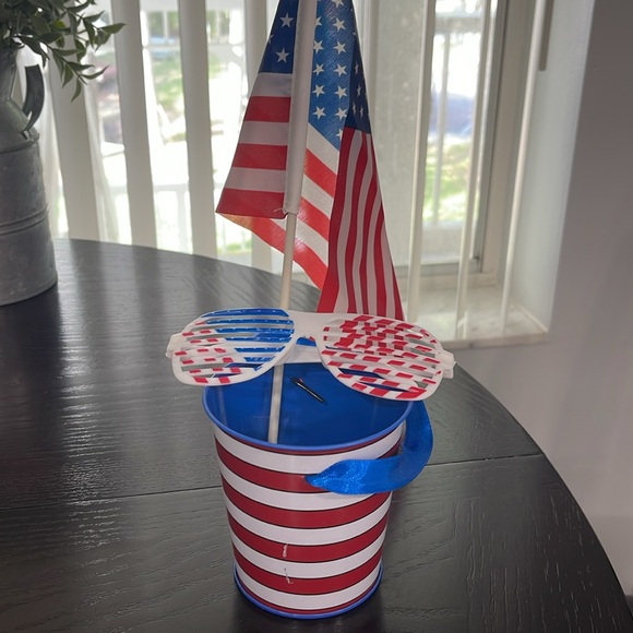 AMERICAN FLAG USA PATRIOTIC METAL TIN BUCKET NOVELTY GLASSES TOY 4TH OF JULY - Picture 10 of 11